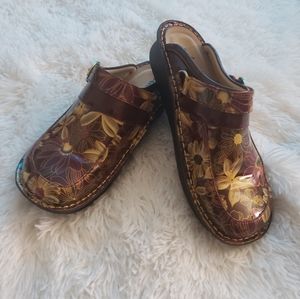 Alegria nursing shoes